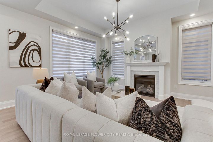 Photo 6 at 3379 Post Road, GO Glenorchy, Oakville