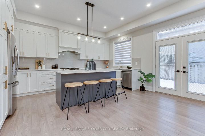 Photo 10 at 3379 Post Road, GO Glenorchy, Oakville