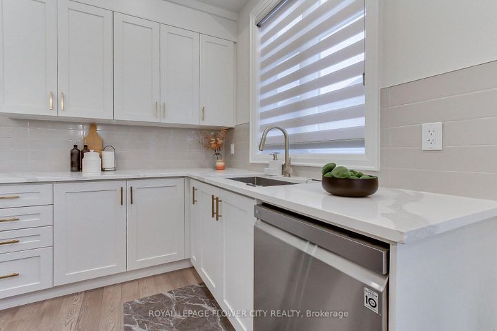 Photo 11 at 3379 Post Road, GO Glenorchy, Oakville