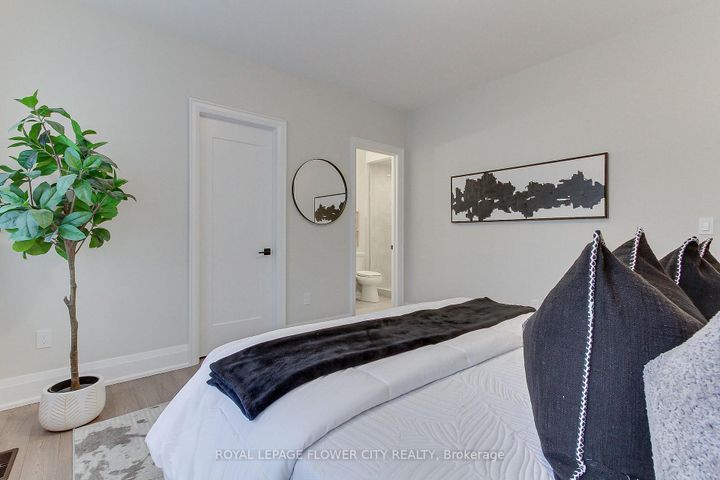 Photo 32 at 3379 Post Road, GO Glenorchy, Oakville