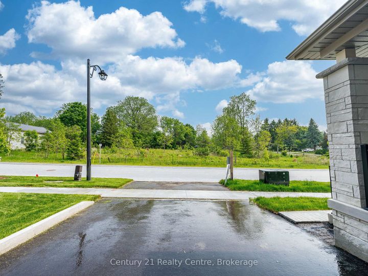 Photo 3 at 26 Hearn Street, Bond Head, Bradford West Gwillimbury