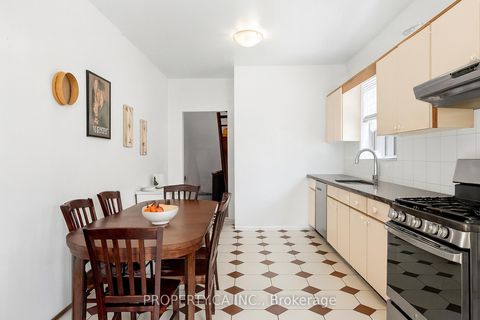 Photo 20 at 790 Manning Avenue, Annex, Toronto