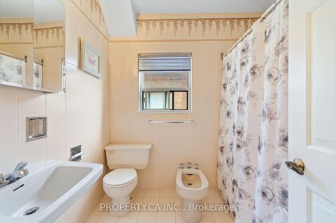 Photo 29 at 790 Manning Avenue, Annex, Toronto