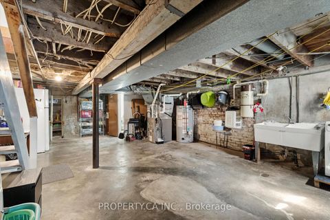 Photo 34 at 790 Manning Avenue, Annex, Toronto