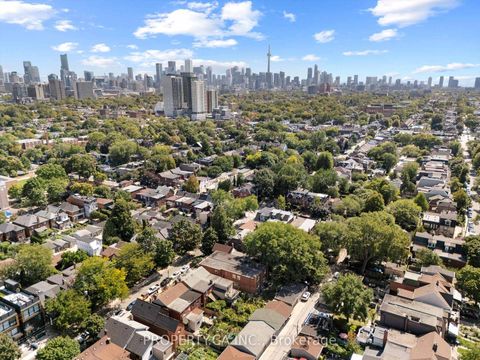 Photo 38 at 790 Manning Avenue, Annex, Toronto