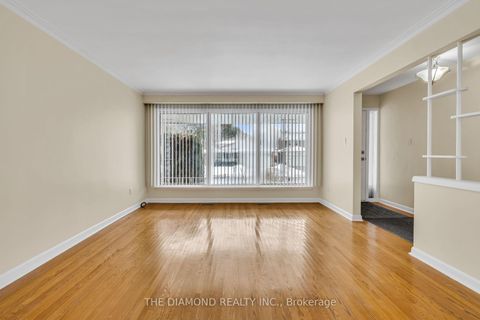 Photo 7 at 100 Summitcrest Drive, Richview, Toronto