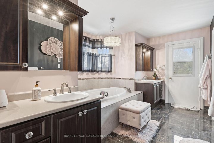 Photo 18 at 117 Miller Drive, Ancaster, Hamilton