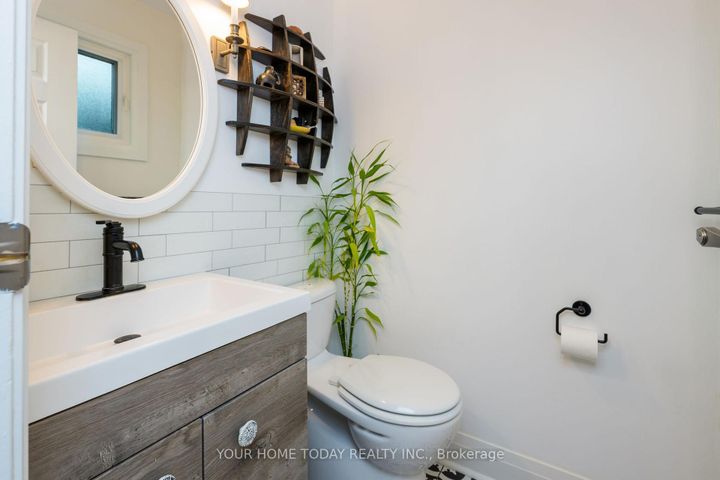 Photo 8 at 190 Main Street S, Georgetown, Halton Hills