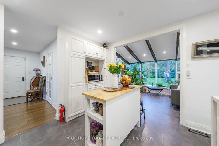 Photo 14 at 190 Main Street S, Georgetown, Halton Hills