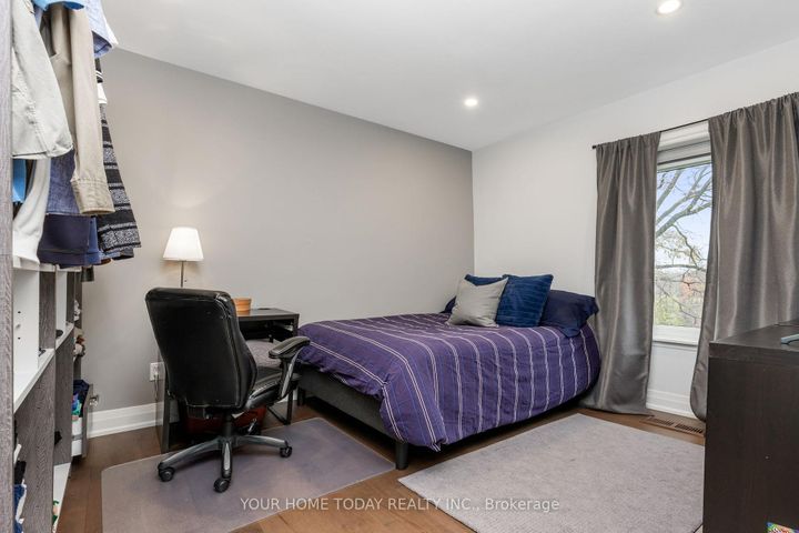 Photo 22 at 190 Main Street S, Georgetown, Halton Hills