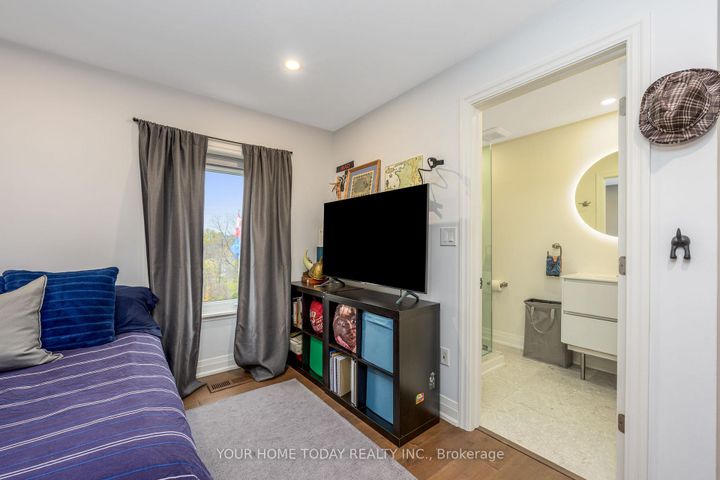 Photo 23 at 190 Main Street S, Georgetown, Halton Hills