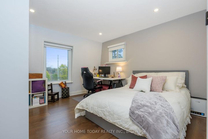 Photo 26 at 190 Main Street S, Georgetown, Halton Hills