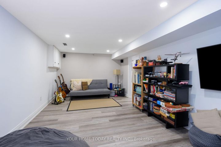 Photo 32 at 190 Main Street S, Georgetown, Halton Hills