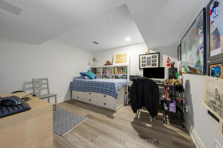 Photo 33 at 190 Main Street S, Georgetown, Halton Hills