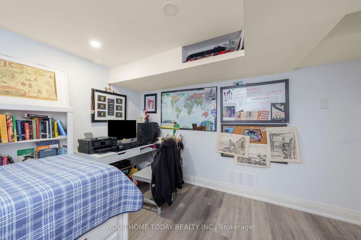 Photo 34 at 190 Main Street S, Georgetown, Halton Hills