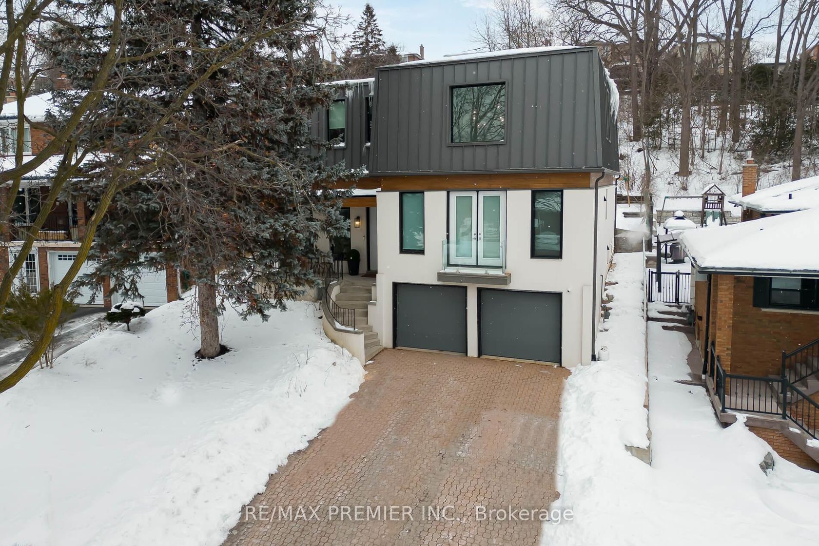 63 Pioneer Lane, East Woodbridge, Vaughan photo number 2