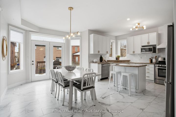 Photo 10 at 3488 Rebecca Street, BR Bronte, Oakville