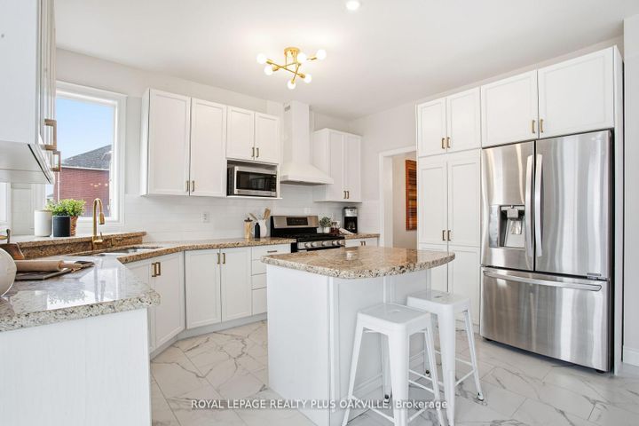 Photo 12 at 3488 Rebecca Street, BR Bronte, Oakville