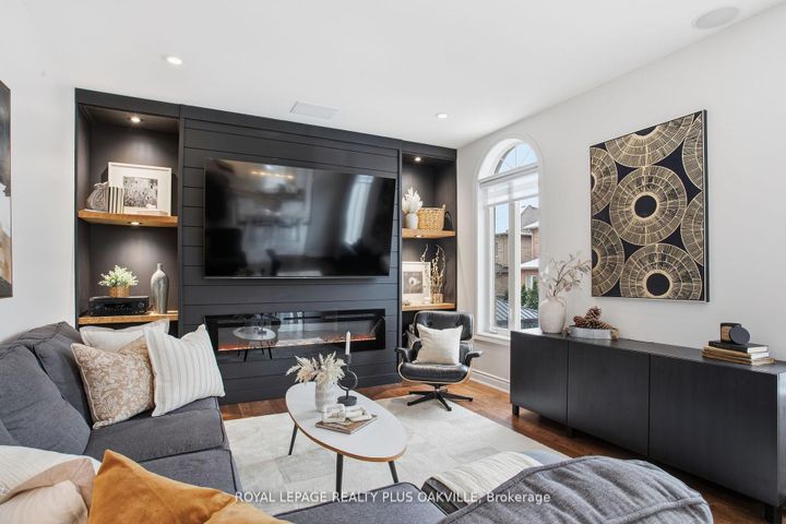 Photo 14 at 3488 Rebecca Street, BR Bronte, Oakville