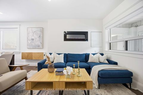 Photo 6 at 902 Woodbine Avenue, Woodbine Corridor, Toronto