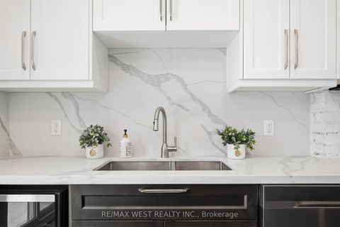 Photo 14 at 902 Woodbine Avenue, Woodbine Corridor, Toronto