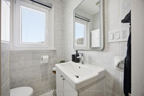 Photo 24 at 902 Woodbine Avenue, Woodbine Corridor, Toronto