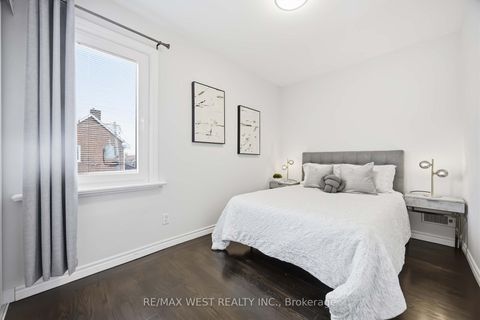 Photo 26 at 902 Woodbine Avenue, Woodbine Corridor, Toronto
