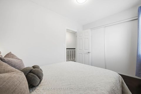 Photo 27 at 902 Woodbine Avenue, Woodbine Corridor, Toronto