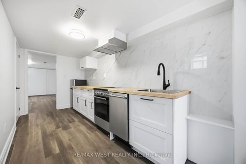 Photo 33 at 902 Woodbine Avenue, Woodbine Corridor, Toronto