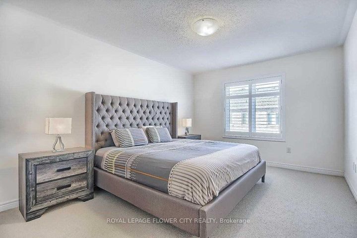 Photo 17 at 101 Huguenot Road, GO Glenorchy, Oakville