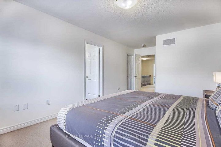 Photo 18 at 101 Huguenot Road, GO Glenorchy, Oakville