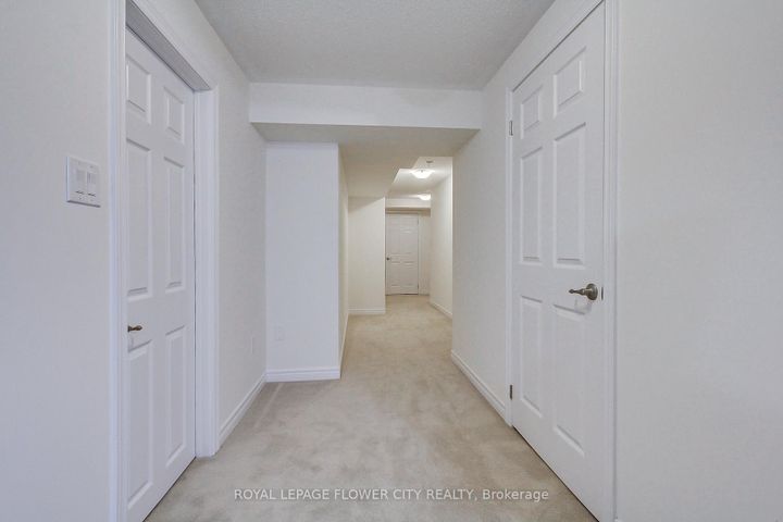 Photo 25 at 101 Huguenot Road, GO Glenorchy, Oakville