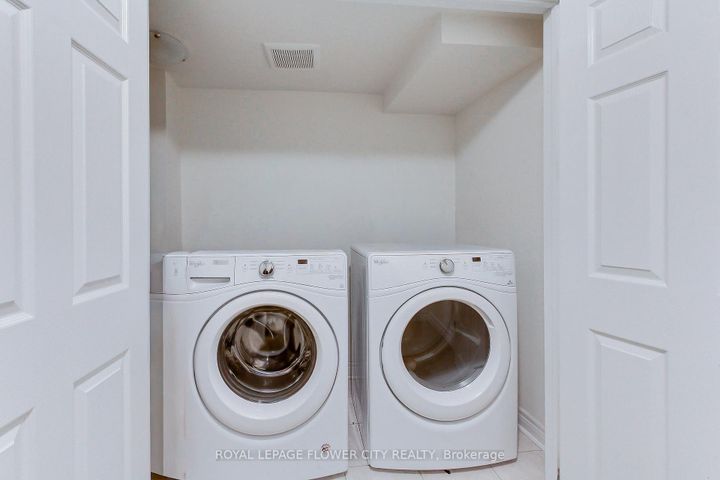 Photo 28 at 101 Huguenot Road, GO Glenorchy, Oakville