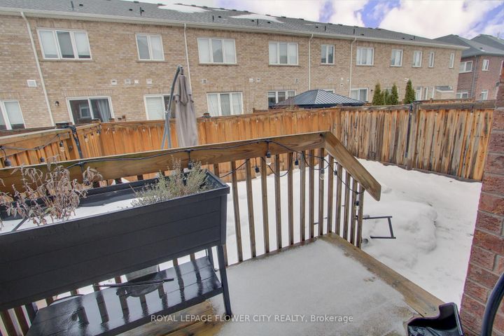 Photo 29 at 101 Huguenot Road, GO Glenorchy, Oakville