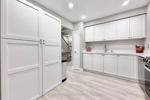 Photo 13 at 617 Gibney Crescent, Summerhill Estates, Newmarket