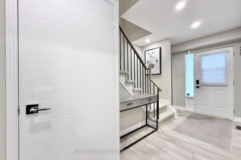 Photo 16 at 617 Gibney Crescent, Summerhill Estates, Newmarket