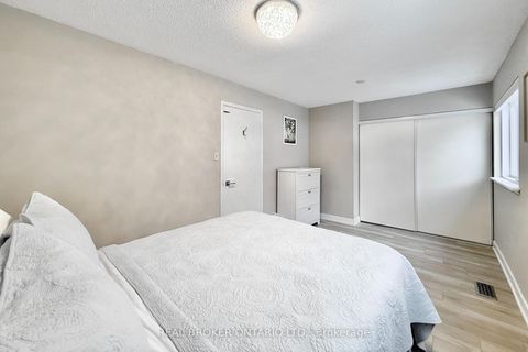 Photo 19 at 617 Gibney Crescent, Summerhill Estates, Newmarket