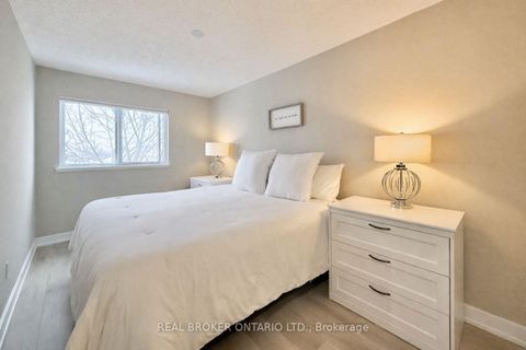 Photo 25 at 617 Gibney Crescent, Summerhill Estates, Newmarket