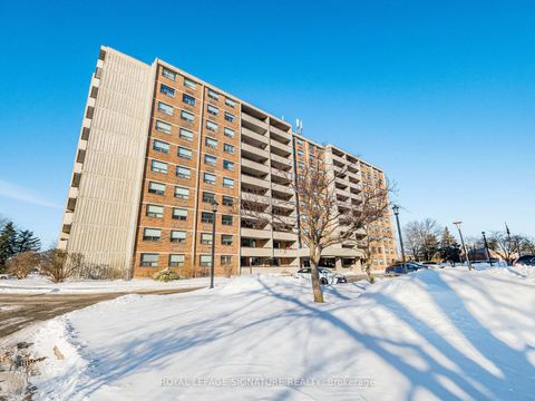 Photo 1 at 308 - 20 William Roe Boulevard, Central Newmarket, Newmarket