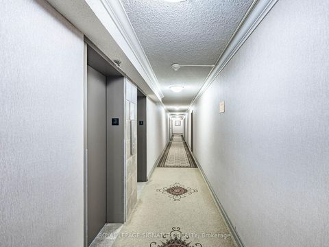 Photo 3 at 308 - 20 William Roe Boulevard, Central Newmarket, Newmarket