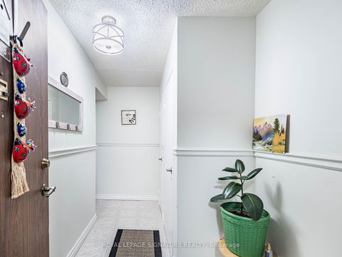 Photo 5 at 308 - 20 William Roe Boulevard, Central Newmarket, Newmarket