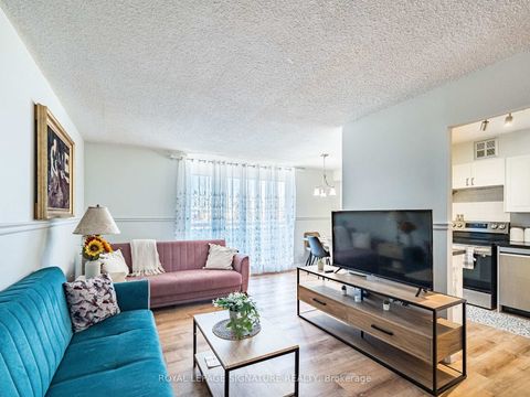 Photo 6 at 308 - 20 William Roe Boulevard, Central Newmarket, Newmarket