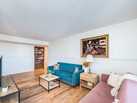 Photo 7 at 308 - 20 William Roe Boulevard, Central Newmarket, Newmarket