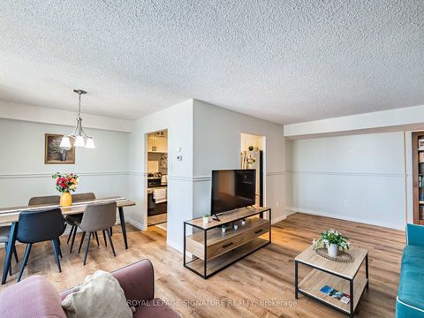 Photo 10 at 308 - 20 William Roe Boulevard, Central Newmarket, Newmarket