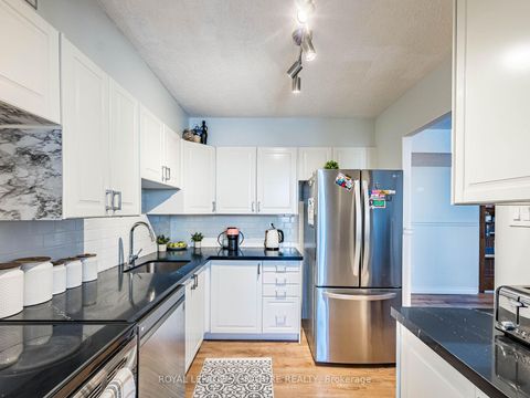 Photo 15 at 308 - 20 William Roe Boulevard, Central Newmarket, Newmarket