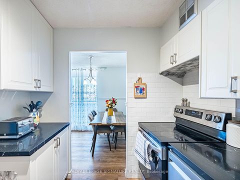 Photo 17 at 308 - 20 William Roe Boulevard, Central Newmarket, Newmarket