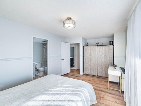 Photo 23 at 308 - 20 William Roe Boulevard, Central Newmarket, Newmarket