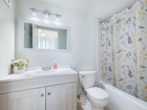 Photo 25 at 308 - 20 William Roe Boulevard, Central Newmarket, Newmarket