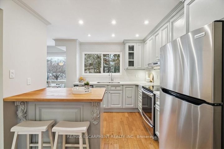 Photo 1 at 80 - 915 Inverhouse Drive, Clarkson, Mississauga