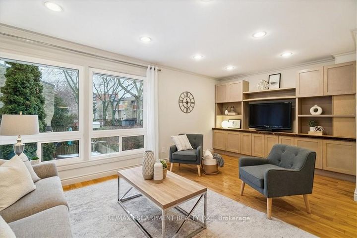 Photo 5 at 80 - 915 Inverhouse Drive, Clarkson, Mississauga